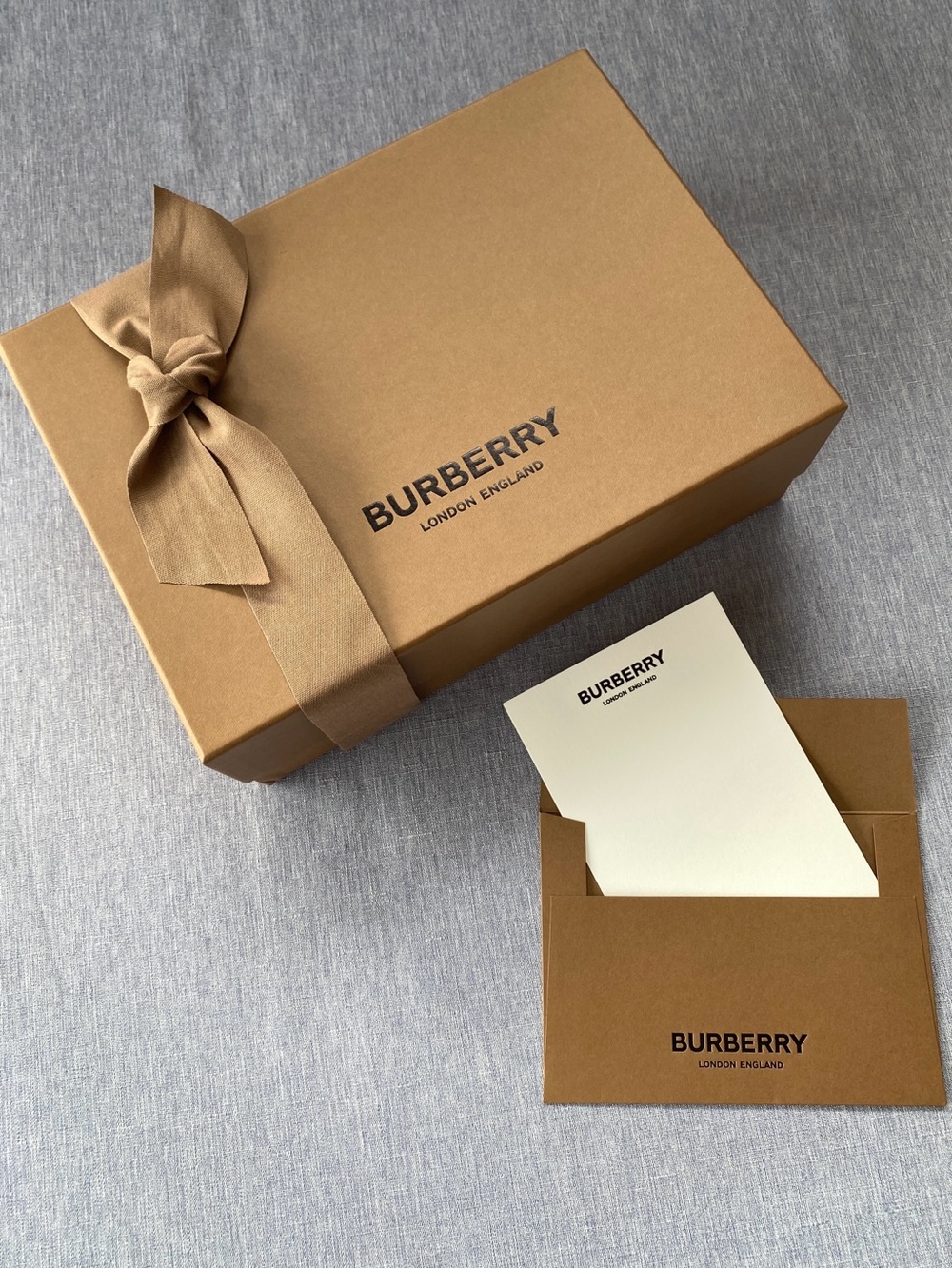 Authentic Burberry | Empty Gift Box + Tissue Ribbon Note Card Envelope - Picture 2 of 16